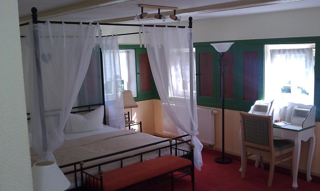 Romantik Hotel Zum Lindengarten 쿠로르트존스도르프 외부 사진