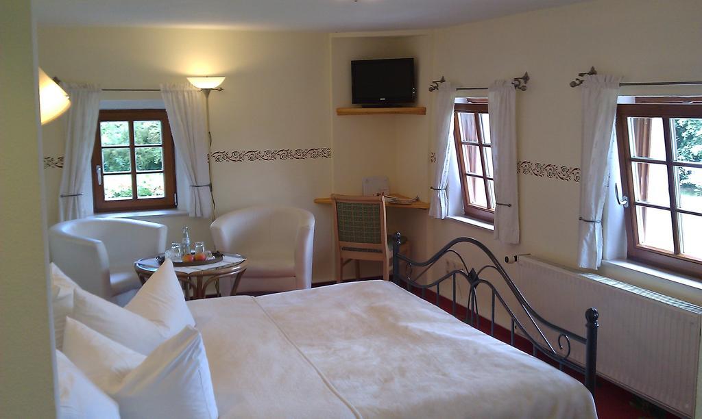 Romantik Hotel Zum Lindengarten 쿠로르트존스도르프 객실 사진