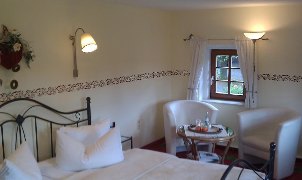 Romantik Hotel Zum Lindengarten 쿠로르트존스도르프 객실 사진