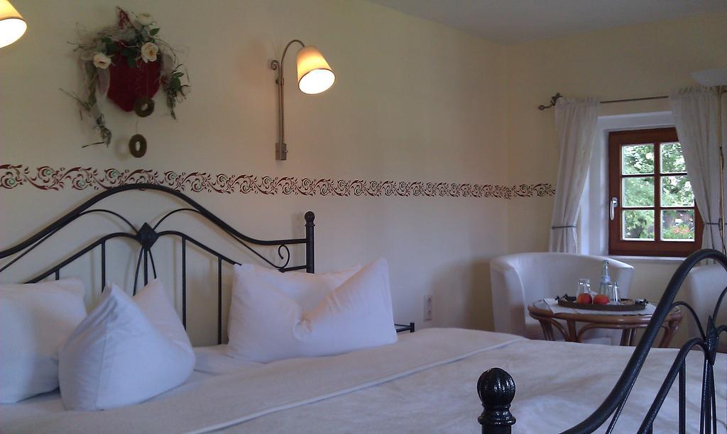 Romantik Hotel Zum Lindengarten 쿠로르트존스도르프 객실 사진