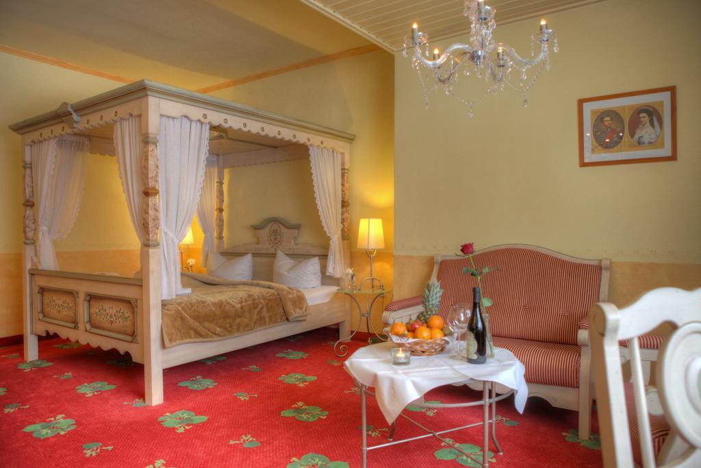 Romantik Hotel Zum Lindengarten 쿠로르트존스도르프 객실 사진